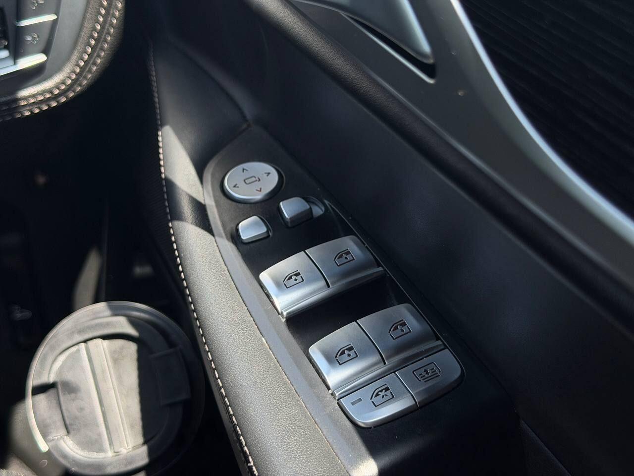 BMW 7 Series view 50