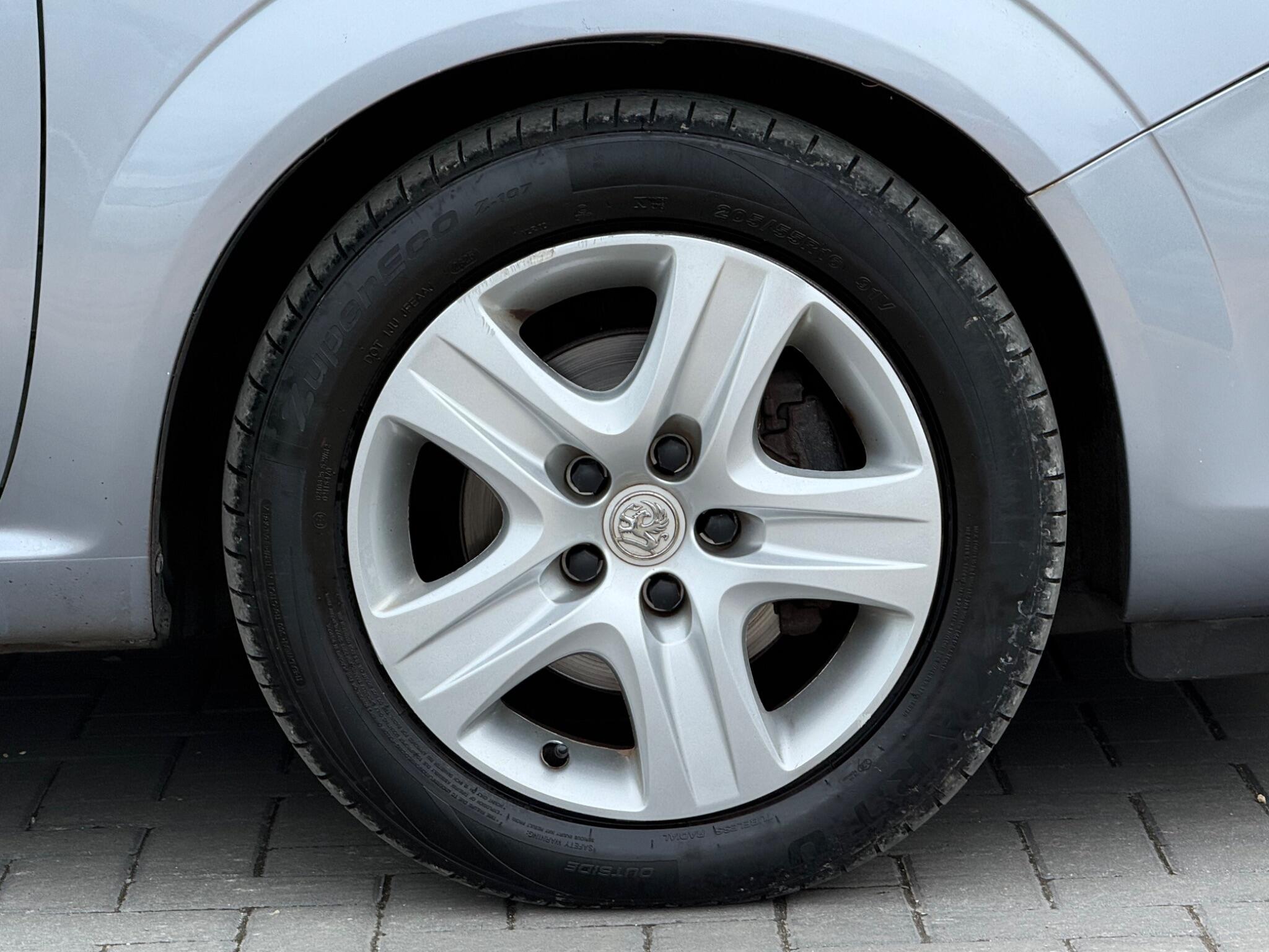 Vauxhall Zafira view 13