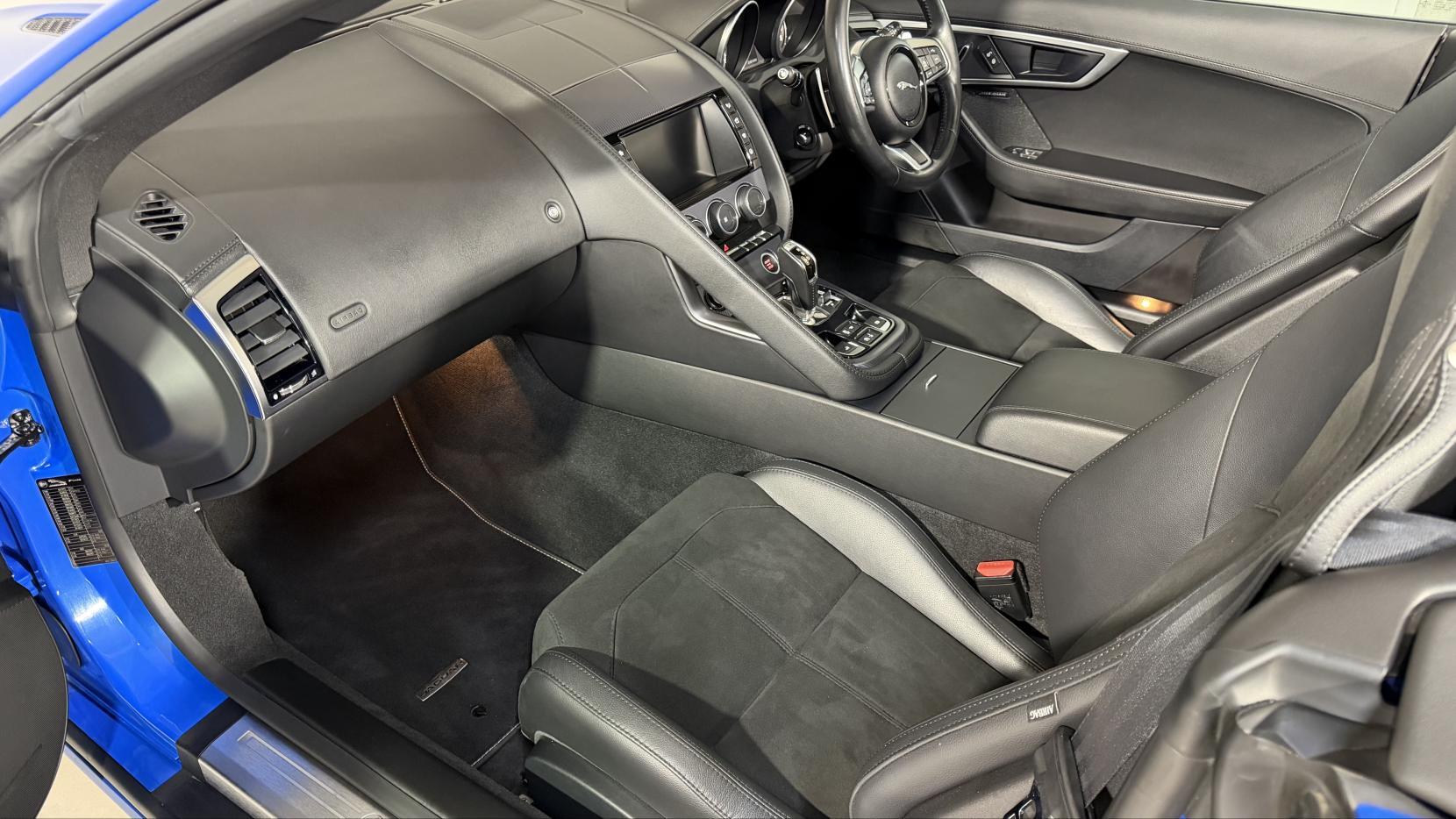Jaguar F-Type view 10