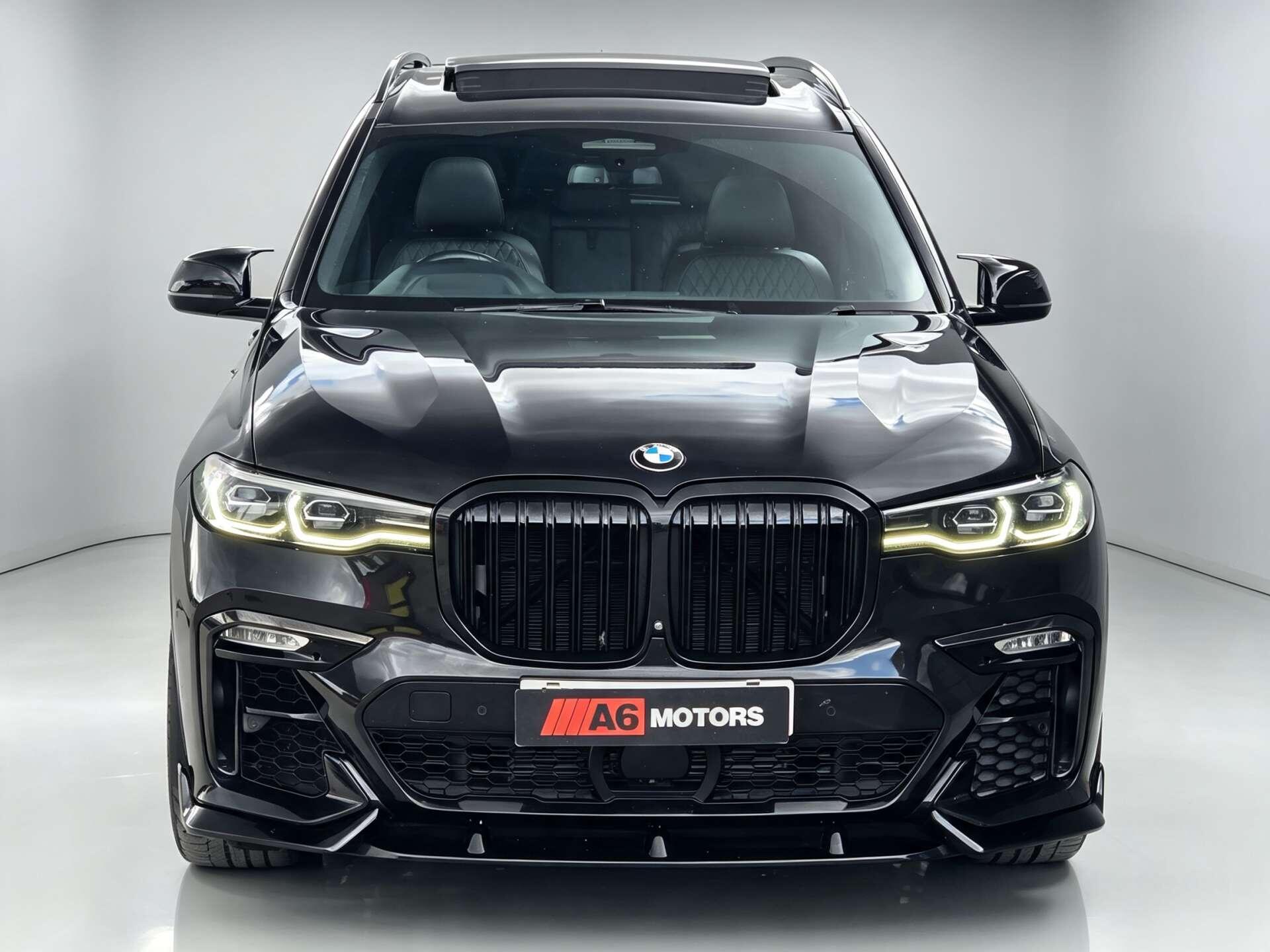 BMW X7 view 6