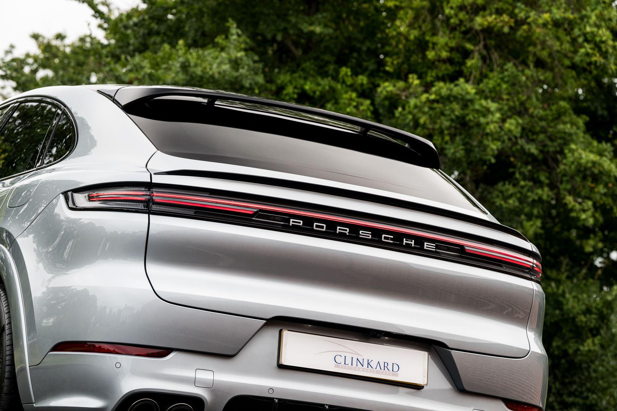 Porsche Cayenne view 30