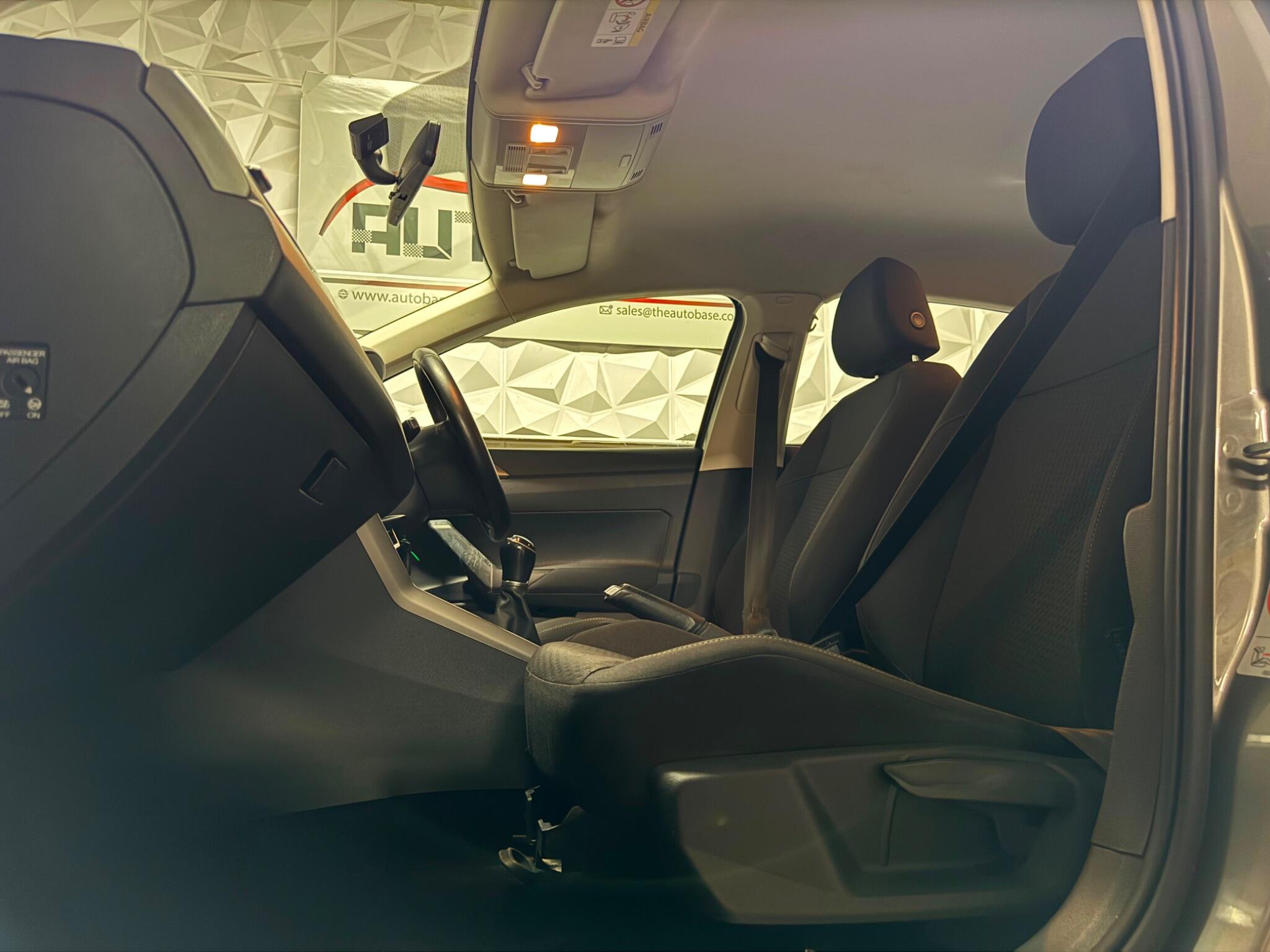 Volkswagen Polo view 18
