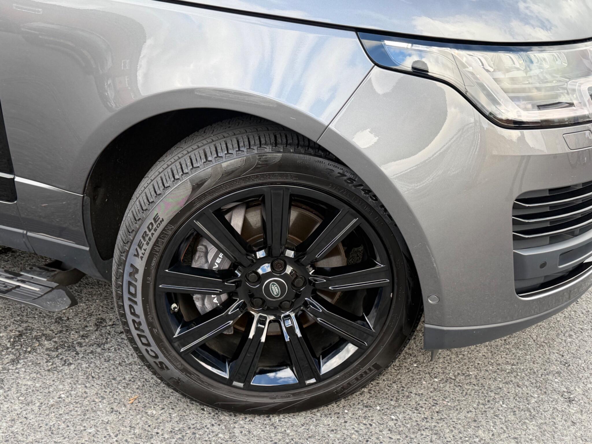 Land Rover Range Rover view 2
