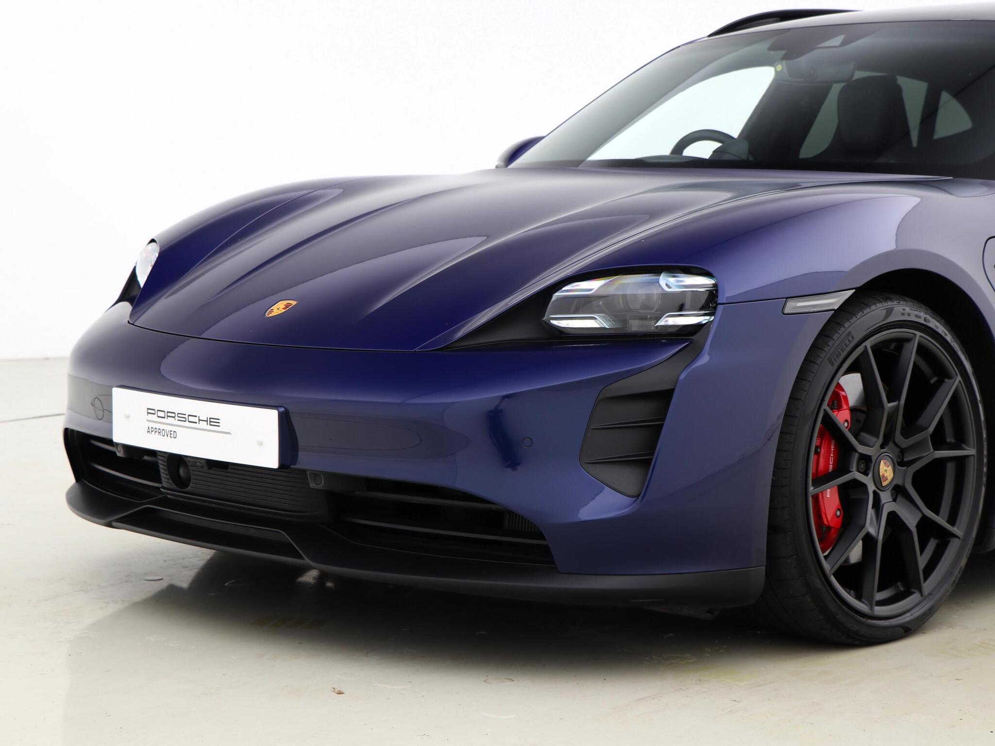 Porsche Taycan view 22