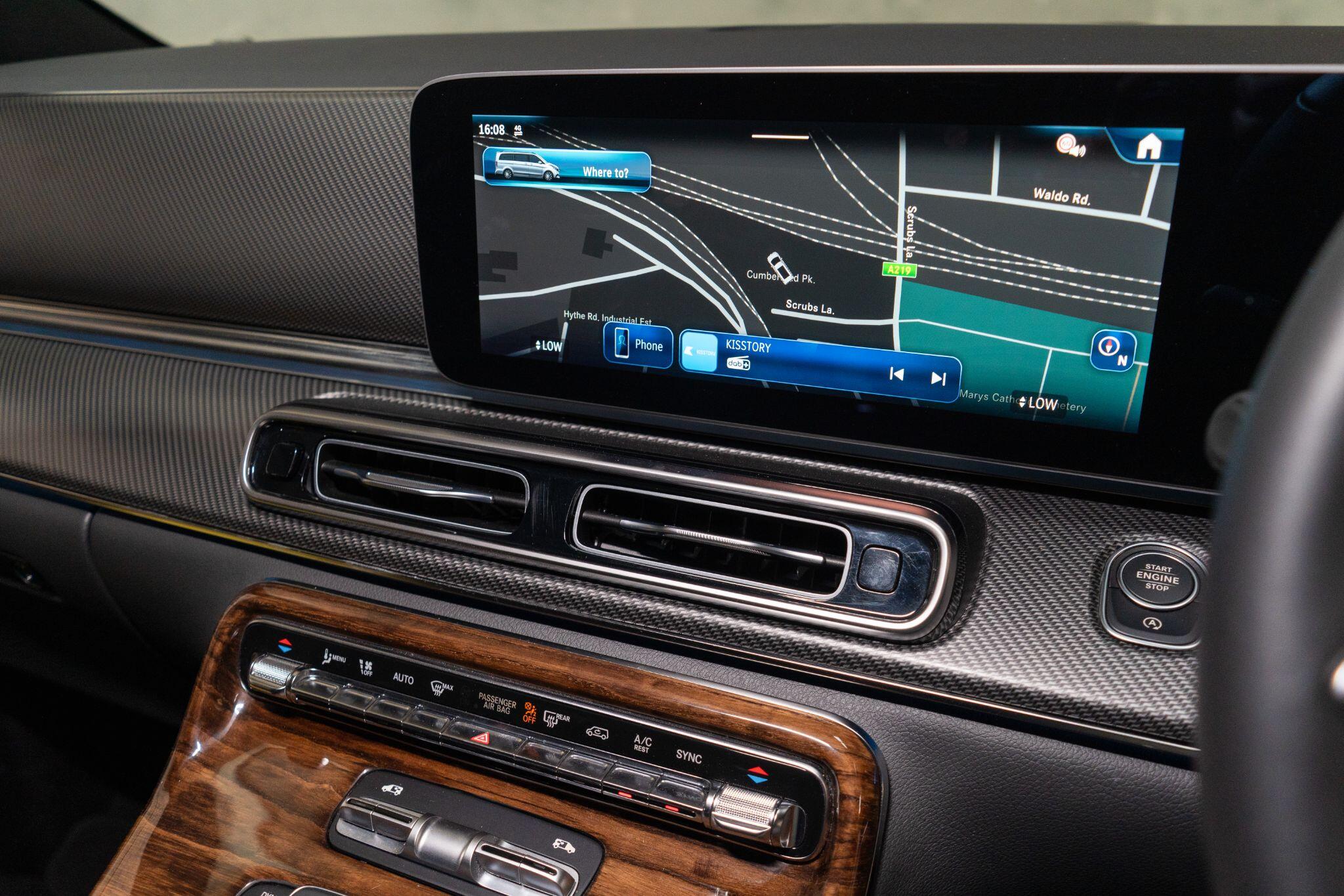 Mercedes-Benz V-Class view 23