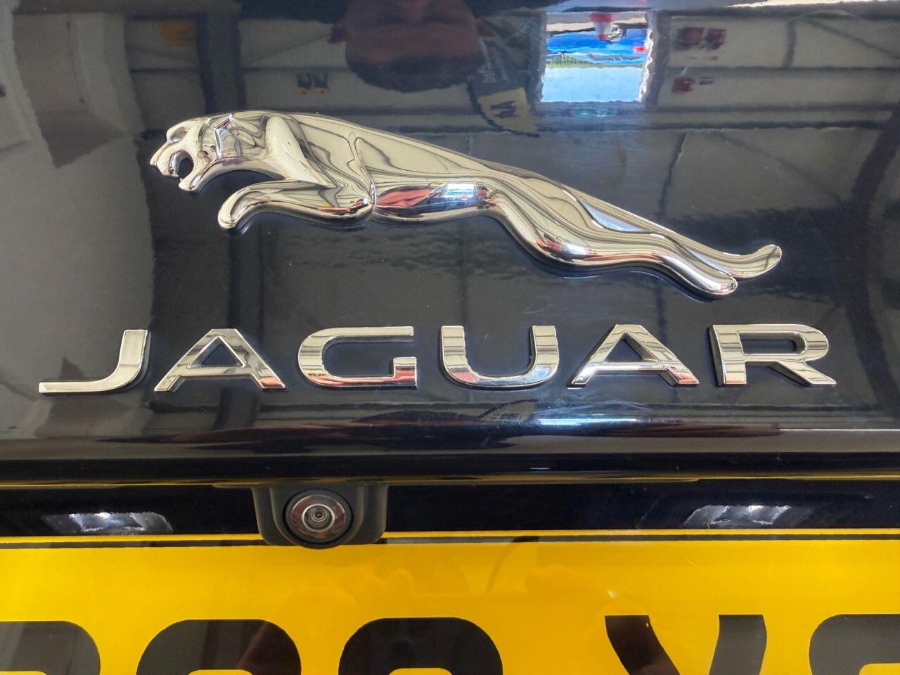 Jaguar Xe view 24