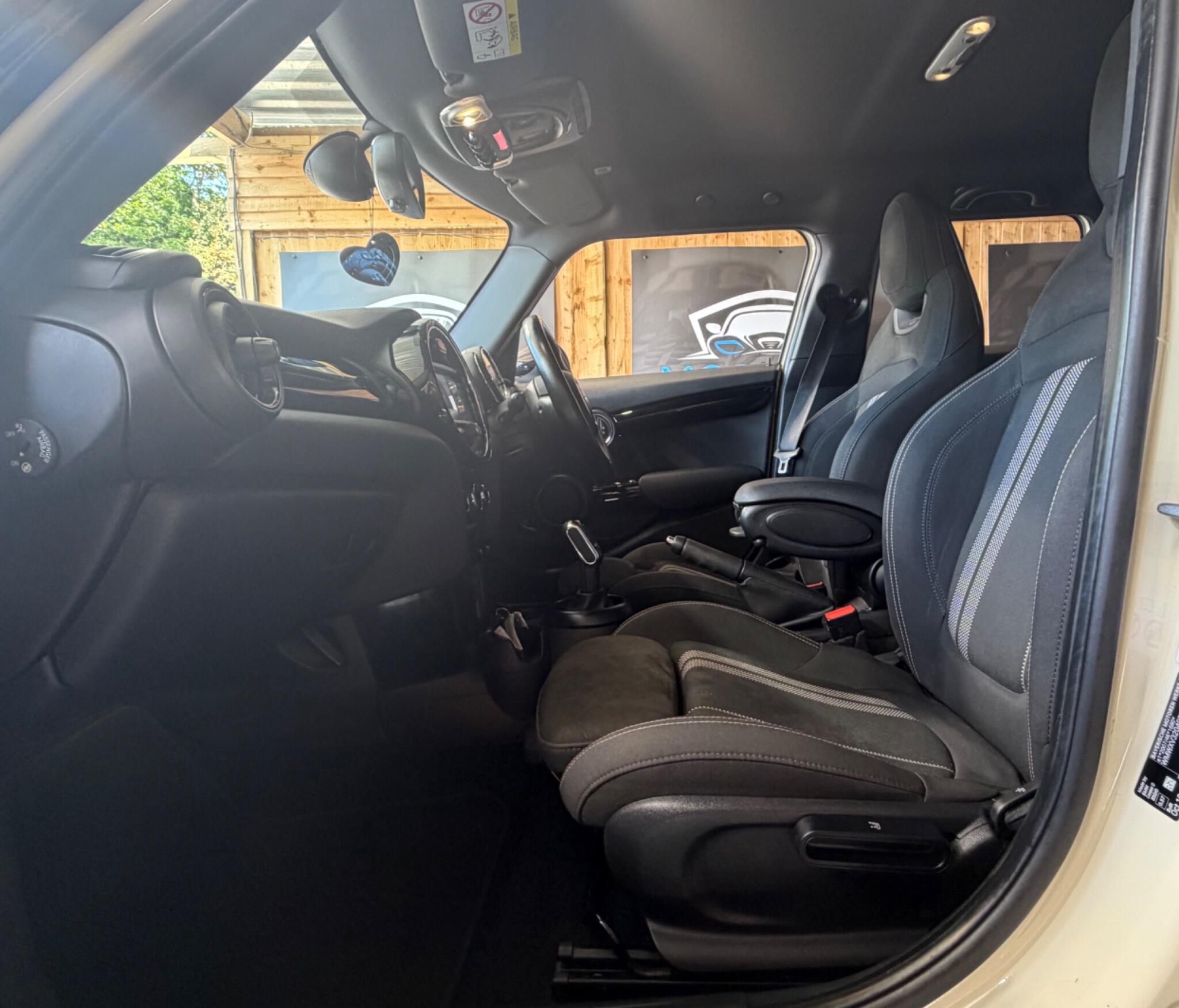Mini Hatch view 17