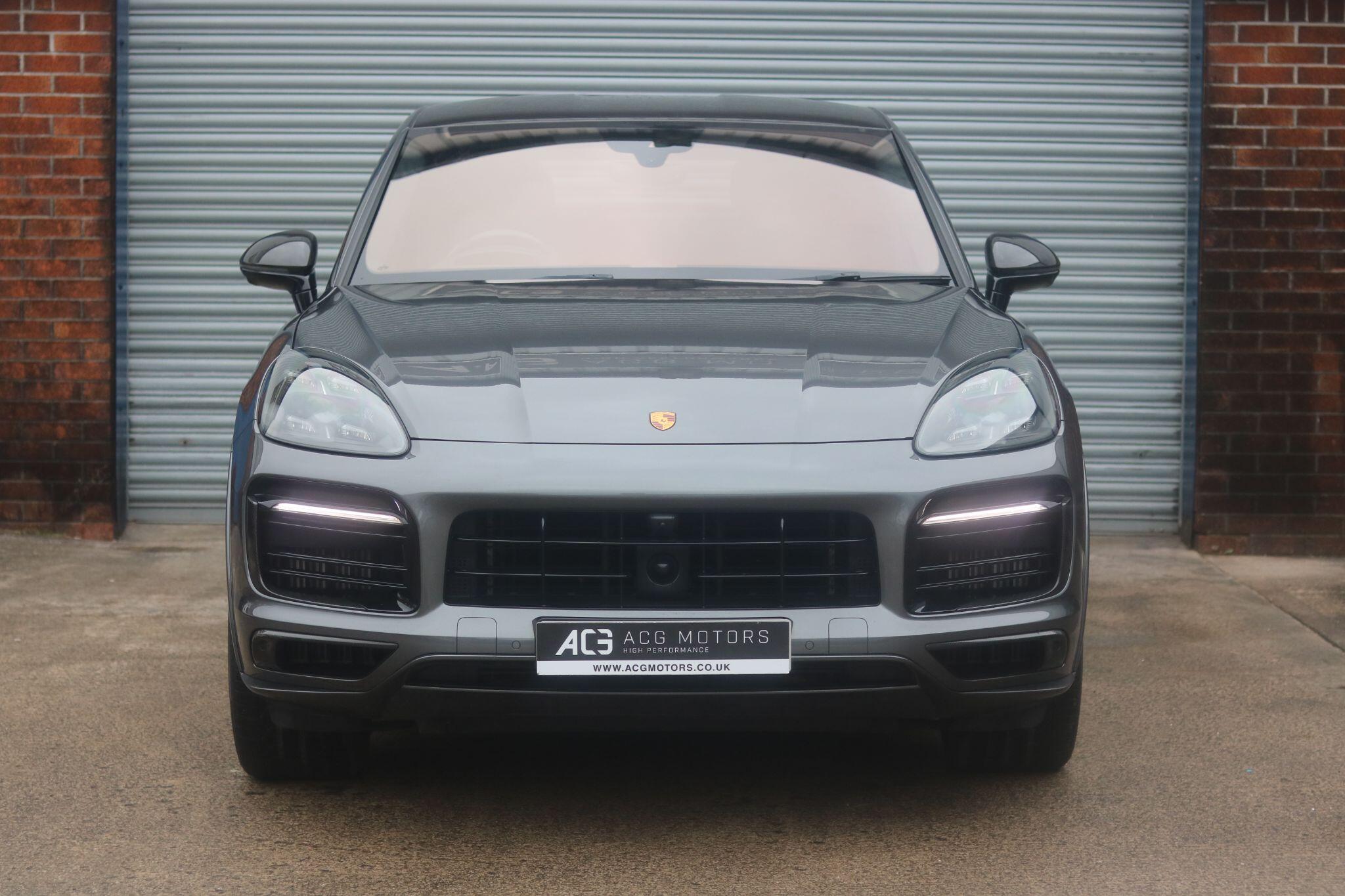 Porsche Cayenne view 3