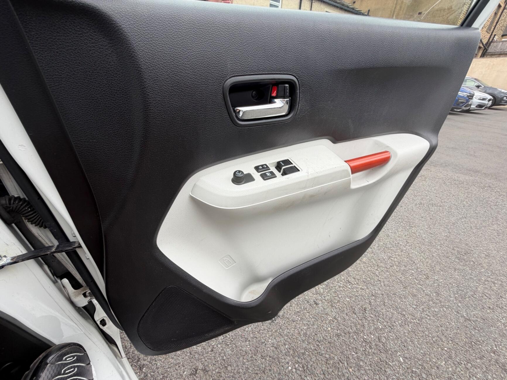 Suzuki Ignis view 21