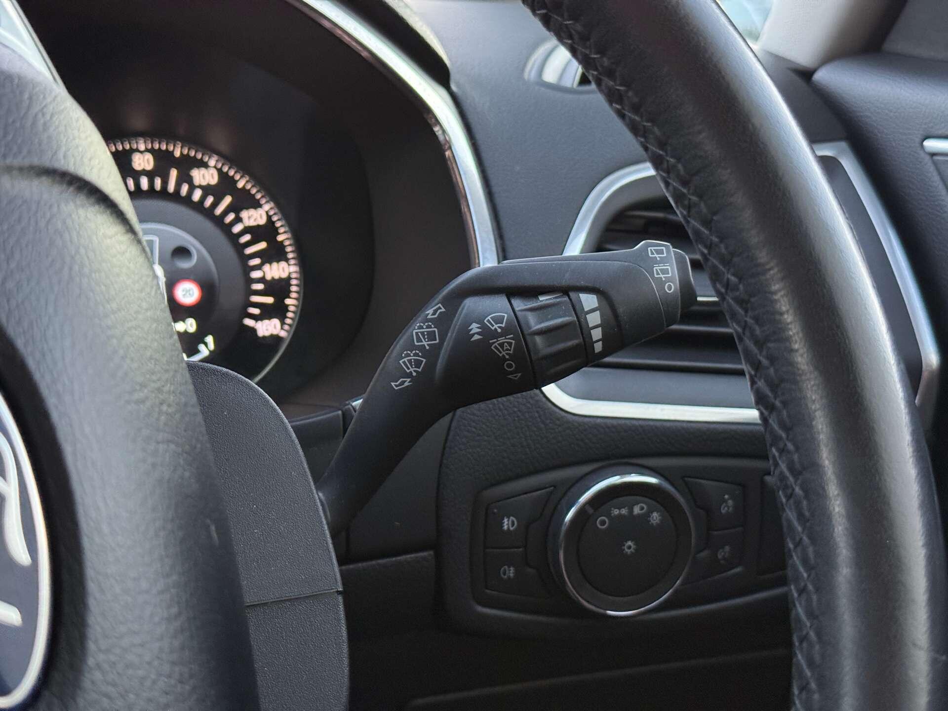 Ford S-Max view 50