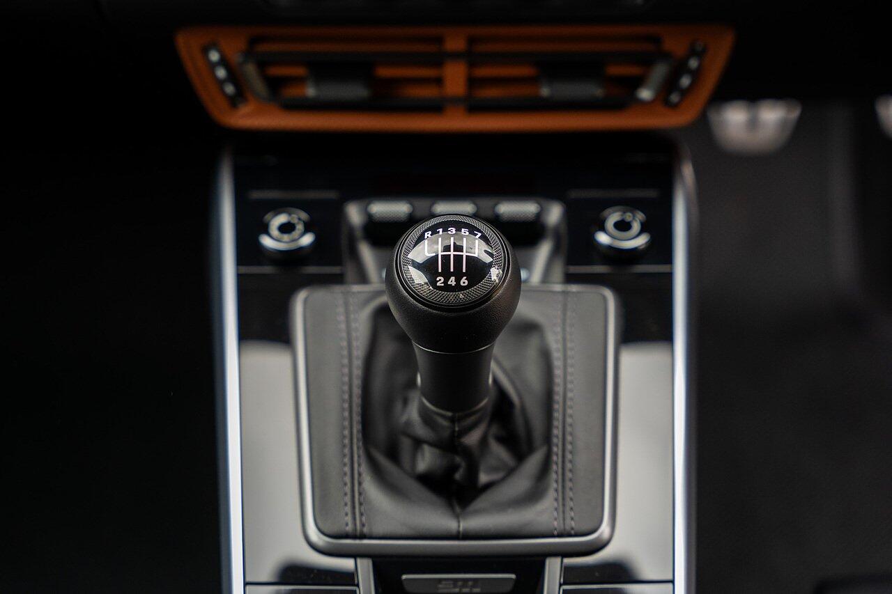 Porsche 911 view 63