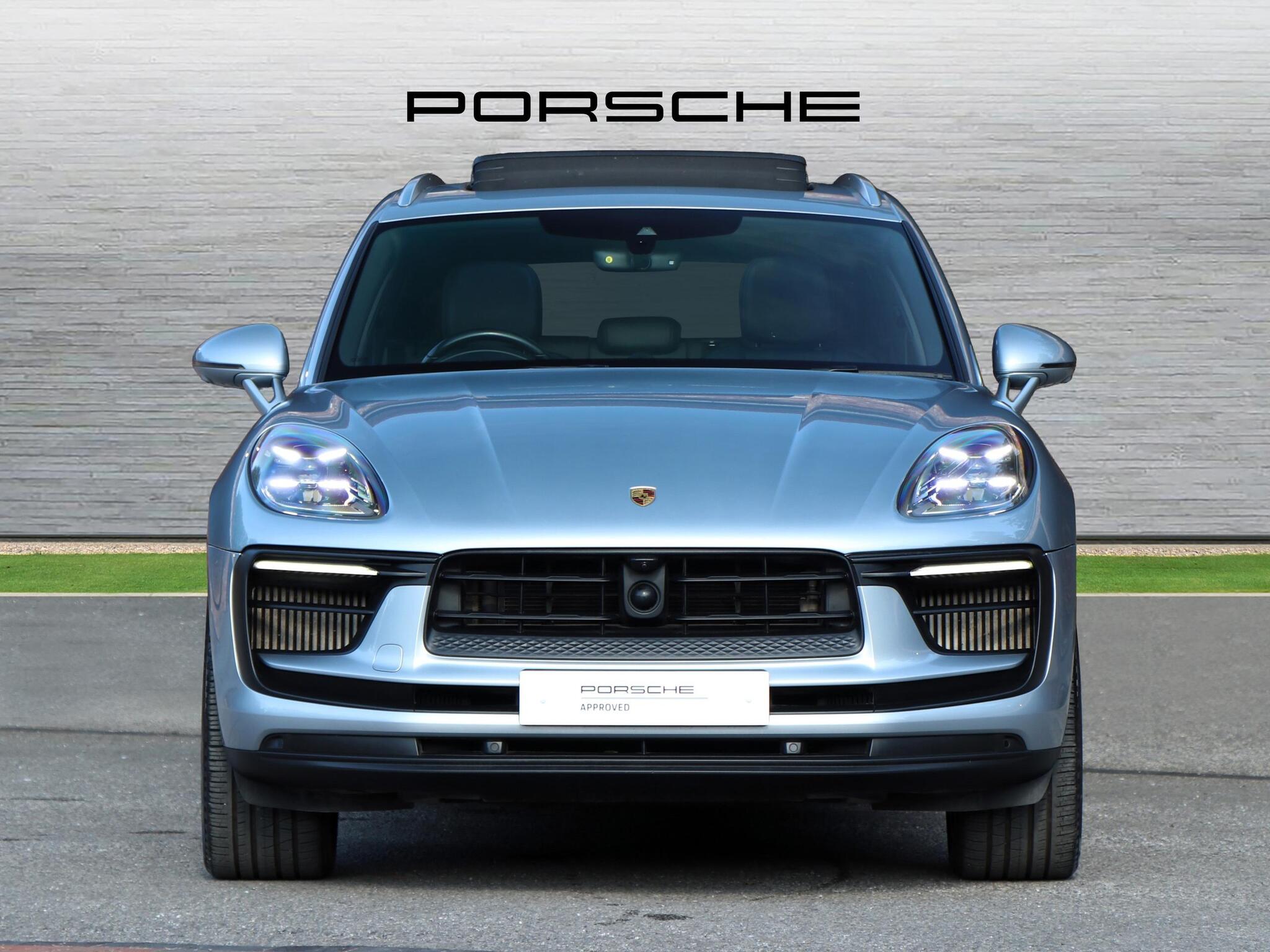 Porsche Macan view 7