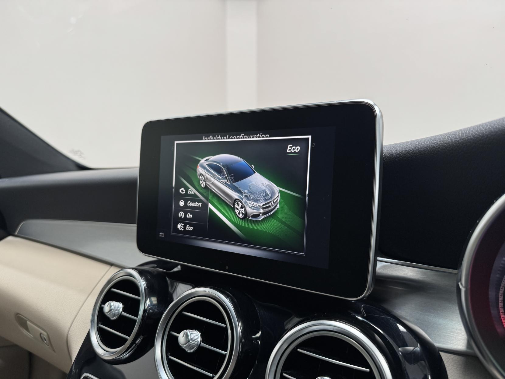 Mercedes-Benz C Class view 29
