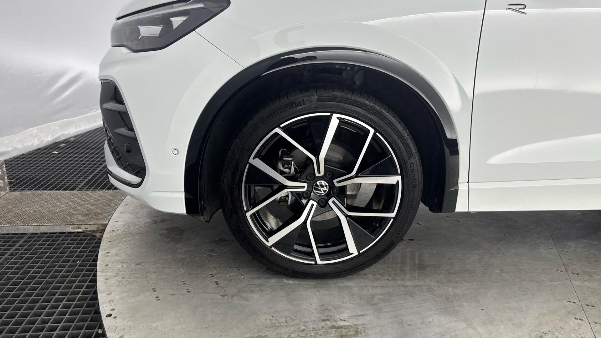 Volkswagen Tiguan view 24