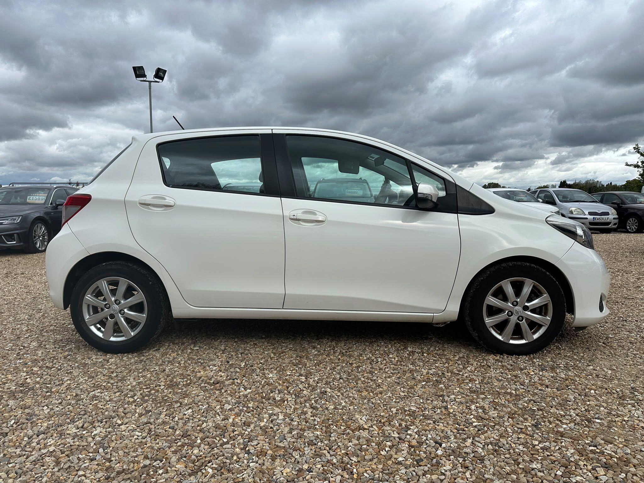 Toyota Yaris view 5