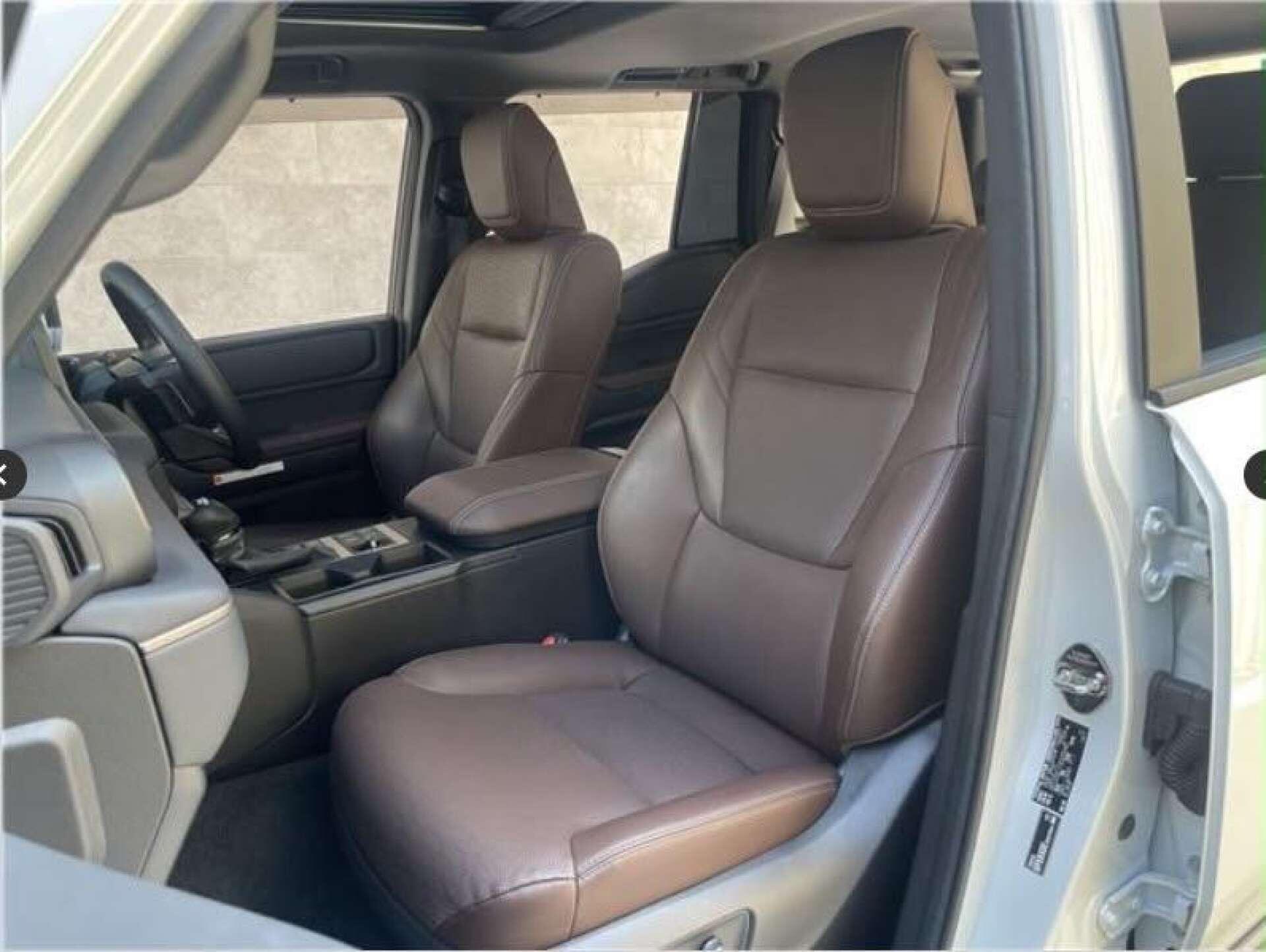 Toyota Land Cruiser view 35