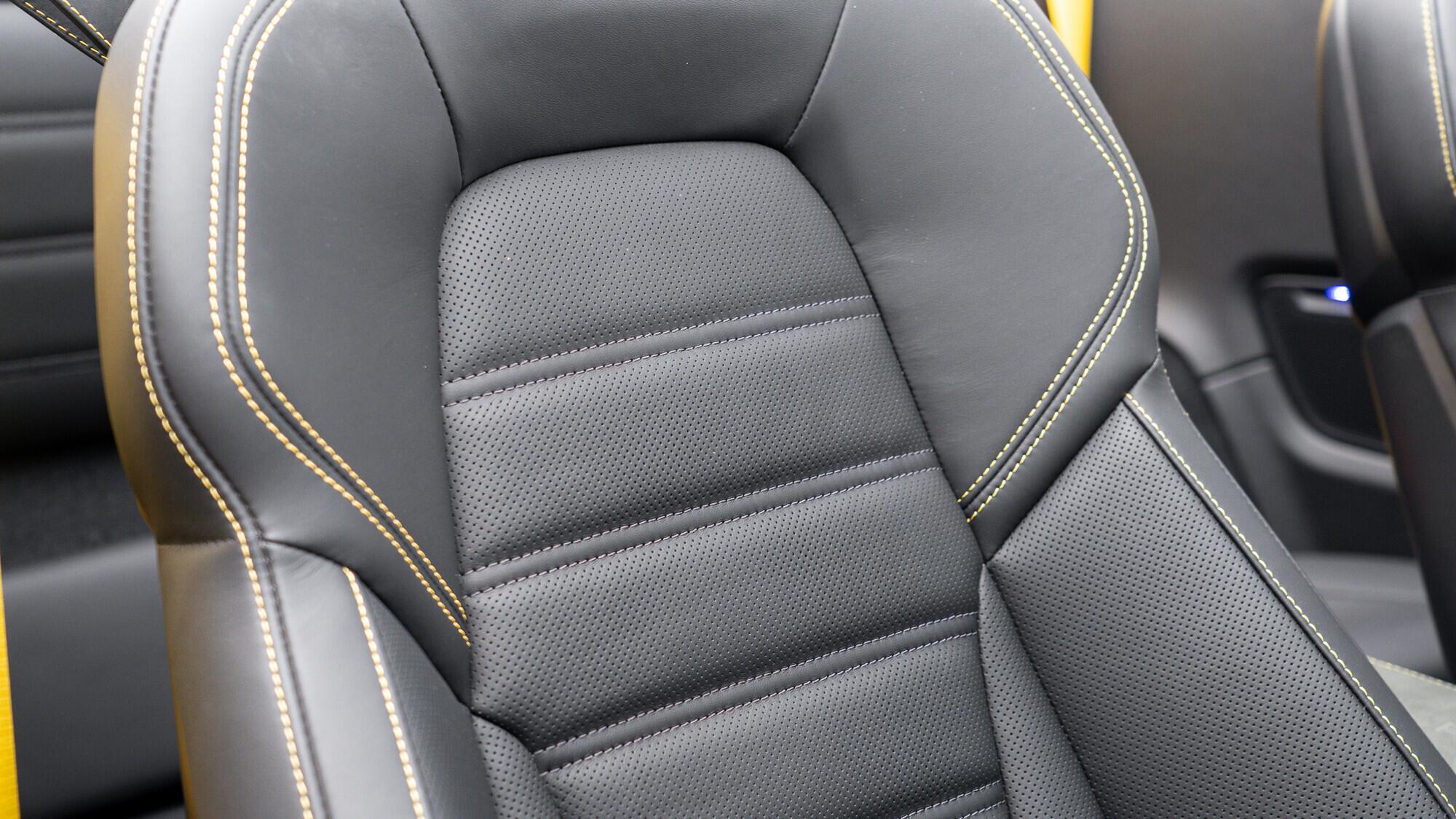 Porsche 911 view 38