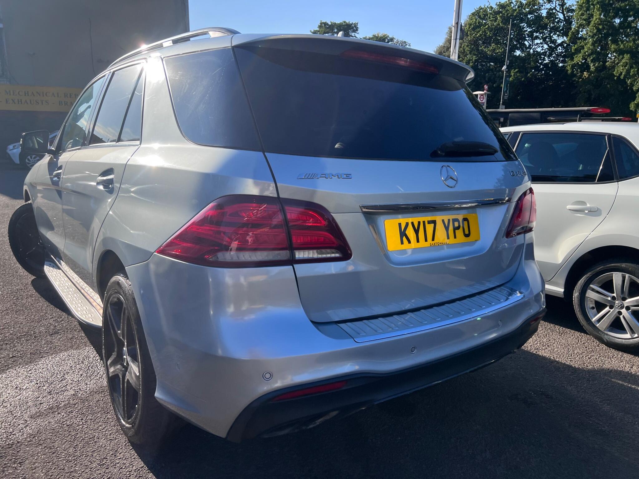 Mercedes-Benz Gle view 13