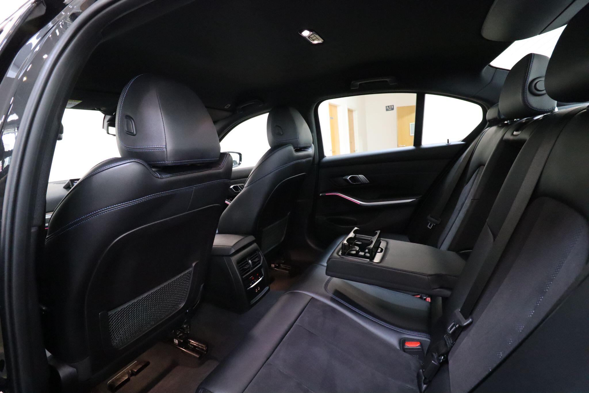 BMW 3 Series view 12
