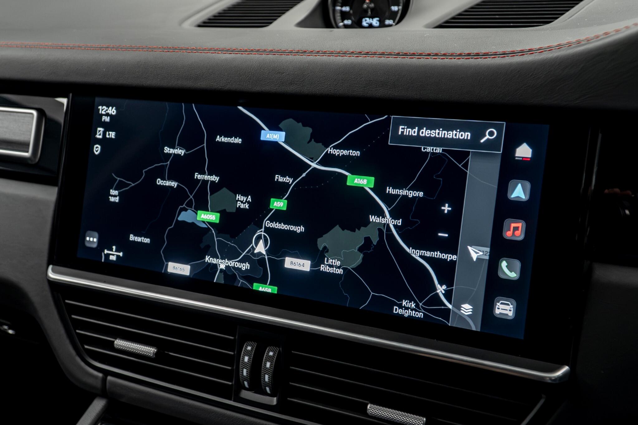 Porsche Cayenne view 24