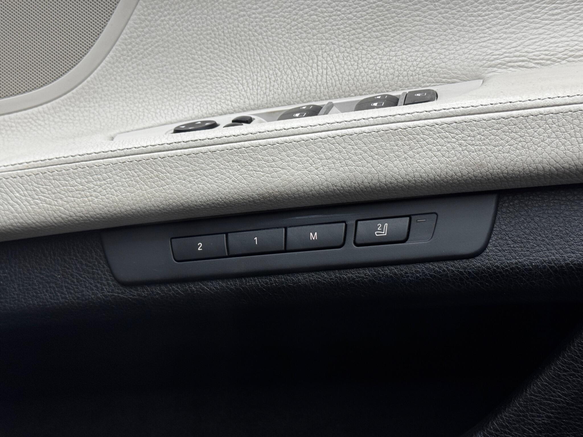 BMW 7 Series view 45