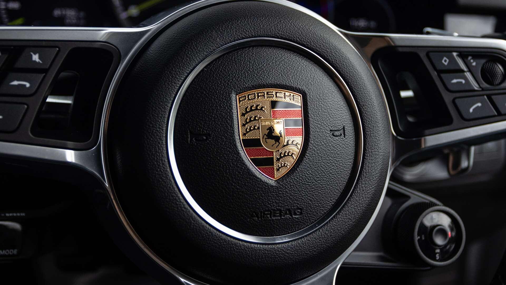 Porsche Cayenne view 30