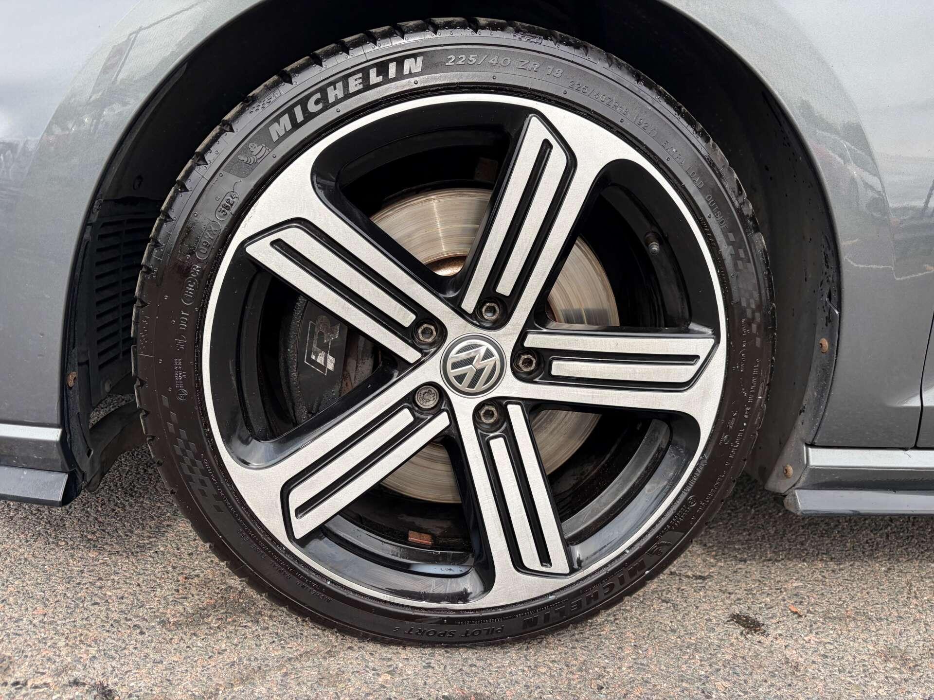 Volkswagen Golf view 12