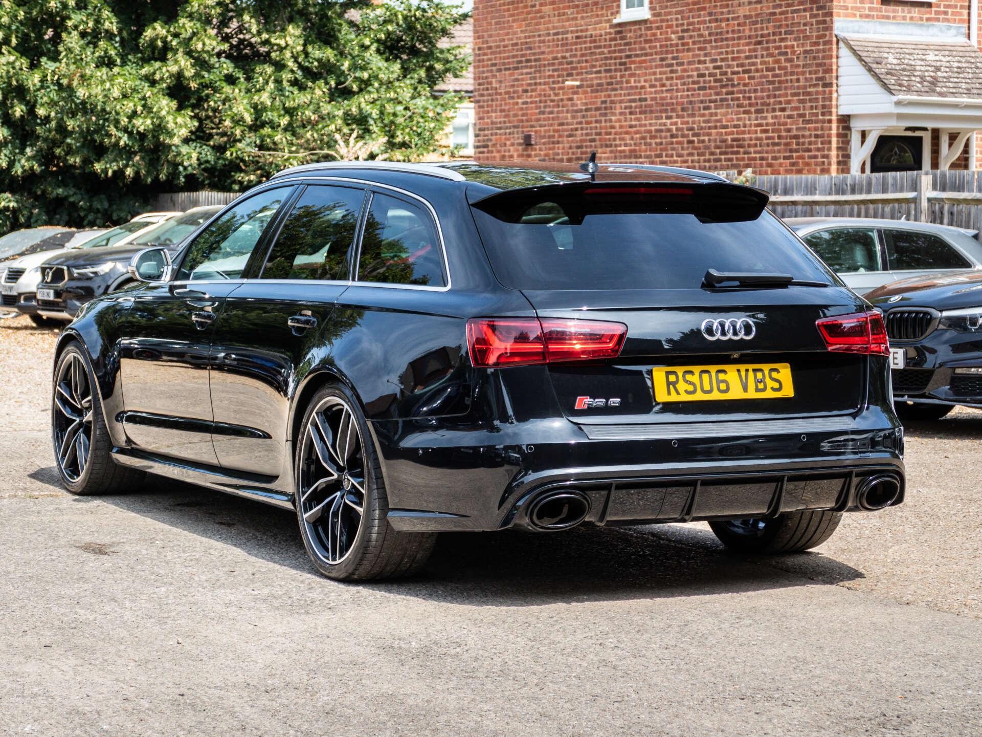 Audi RS6 Avant view 14