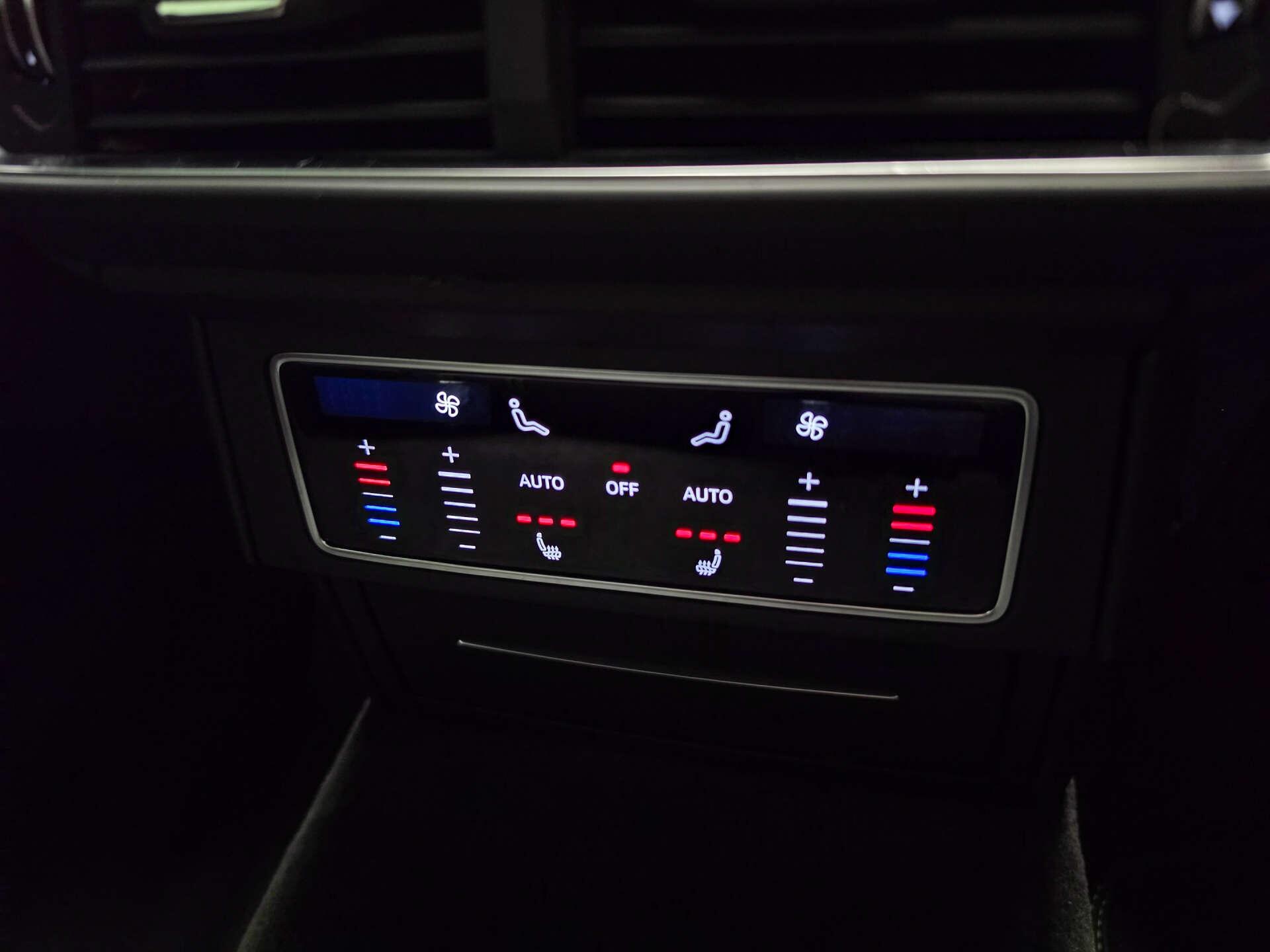 Lamborghini Urus view 22