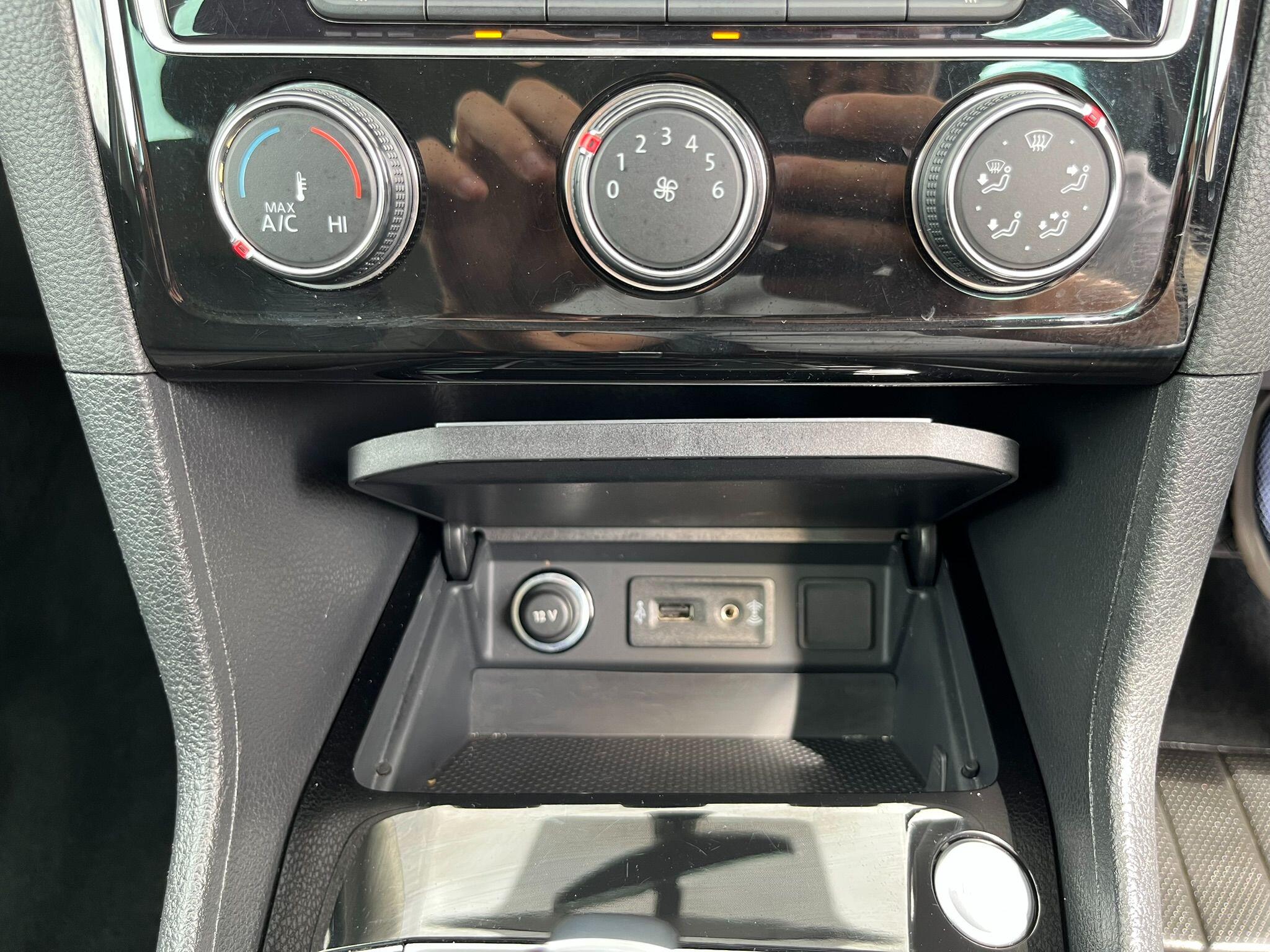 Volkswagen Golf SV view 28