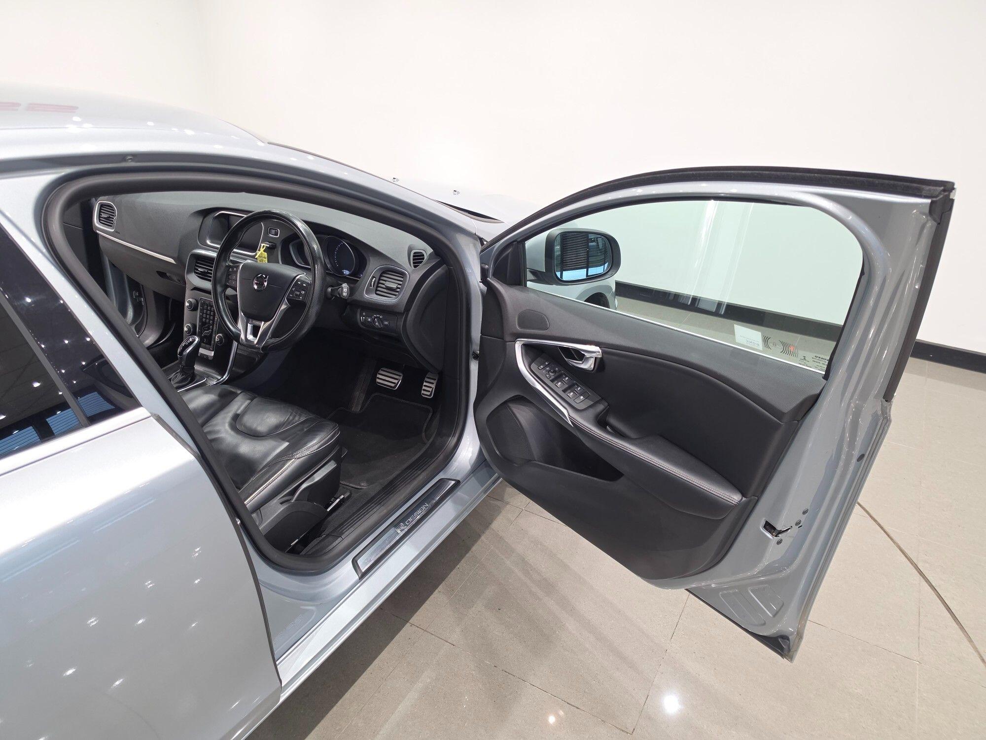 Volvo V40 view 62