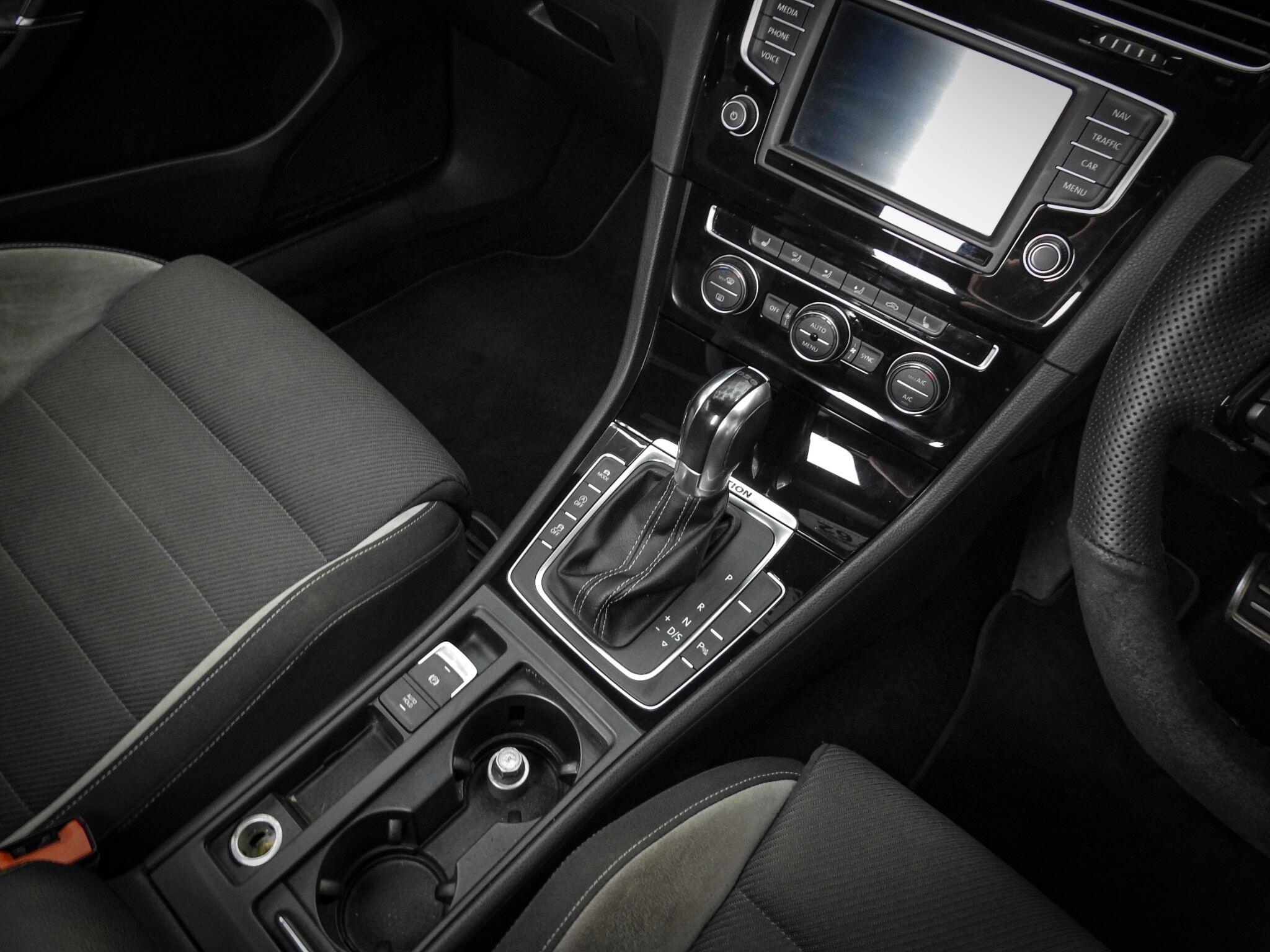 Volkswagen Golf view 30