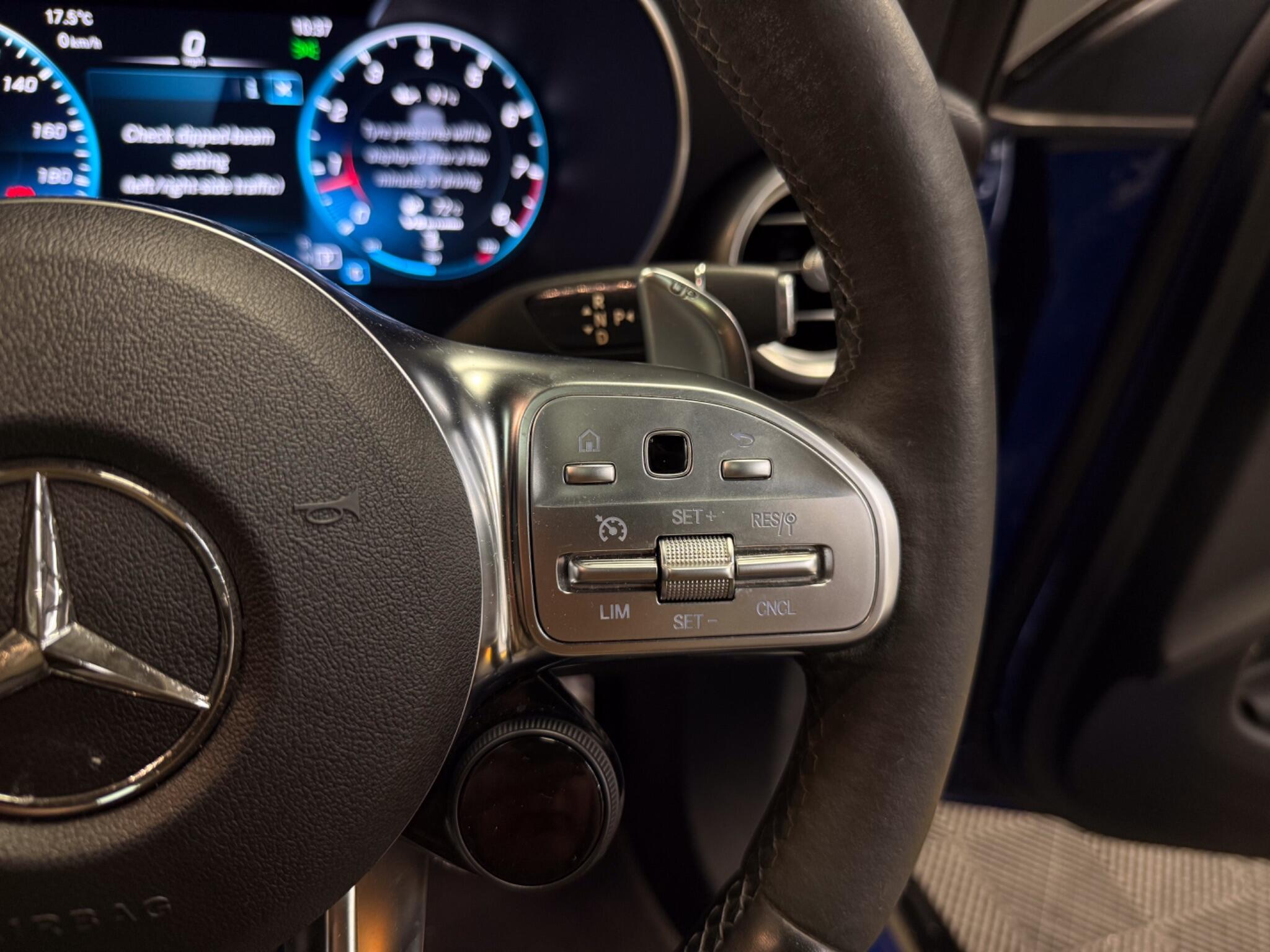 Mercedes-Benz GLC view 33