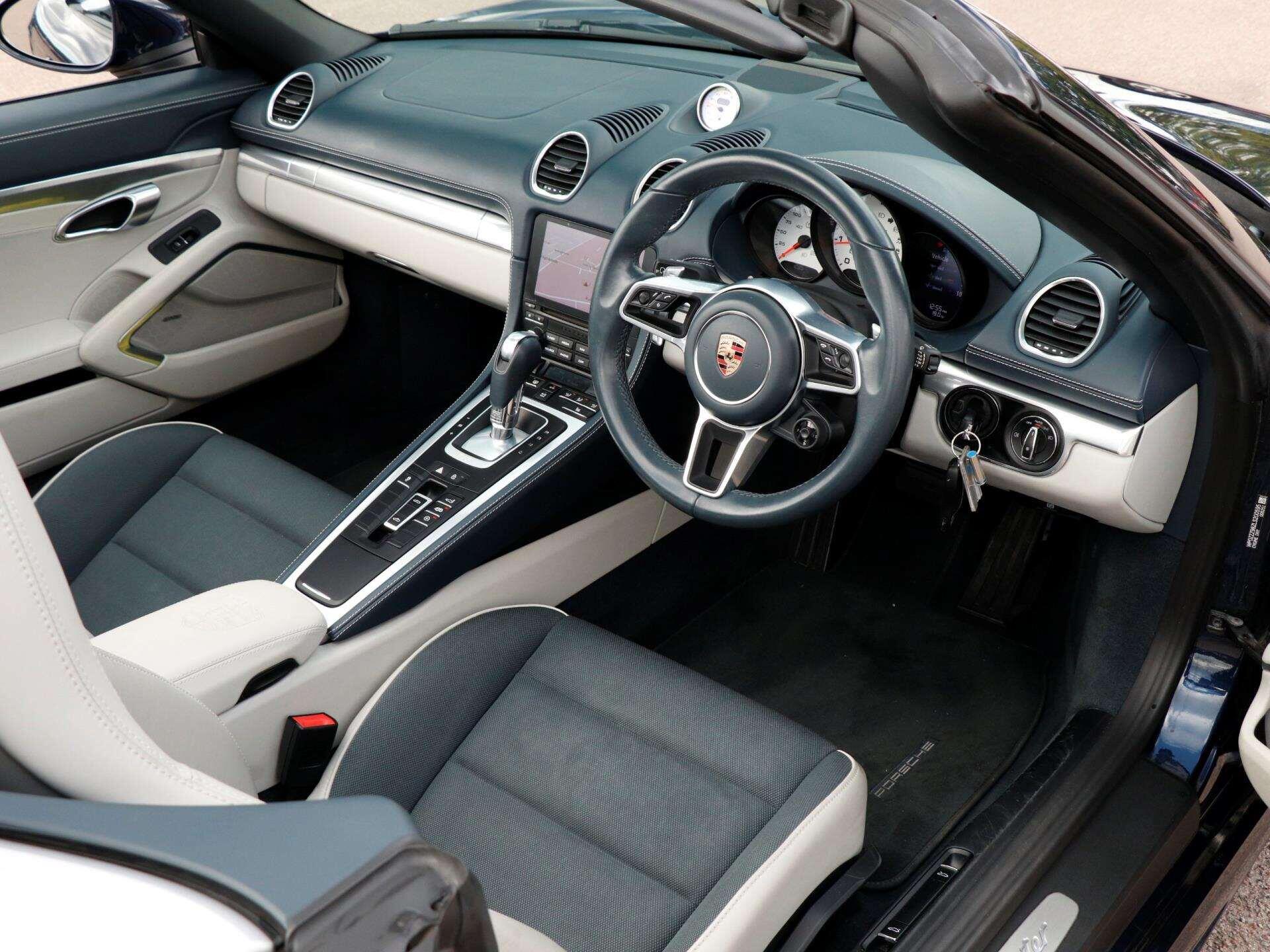 Porsche Boxster view 10