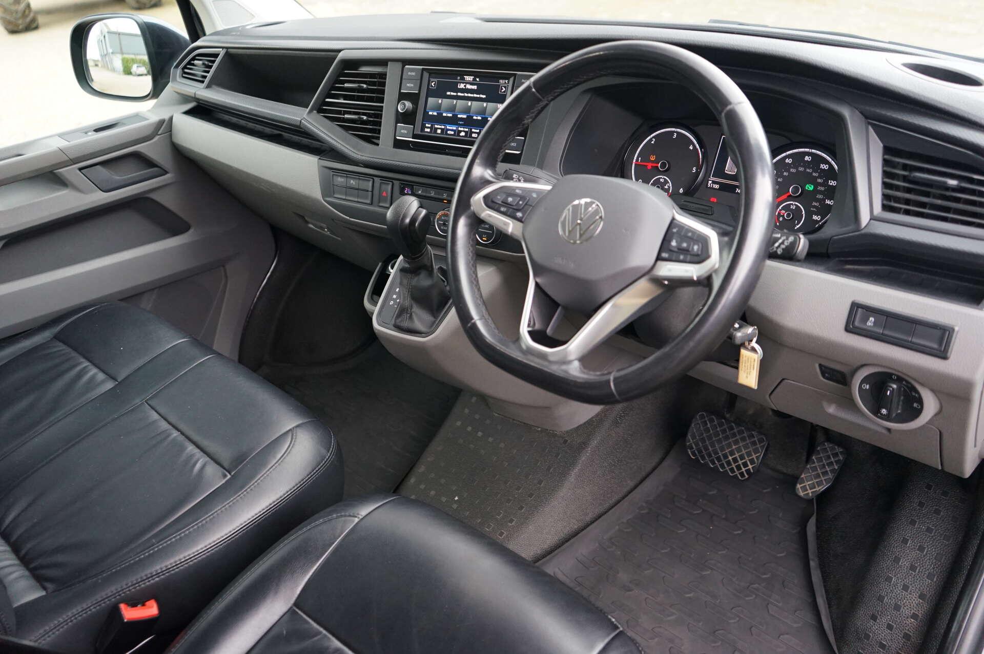Volkswagen Transporter view 12