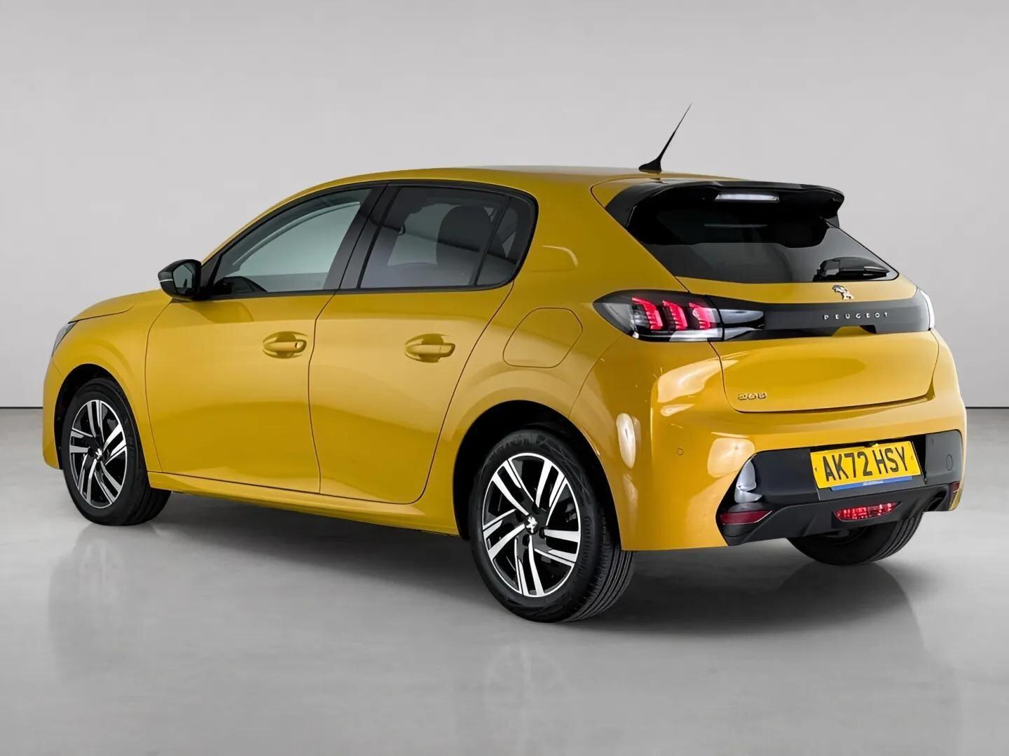 Peugeot 208 view 6
