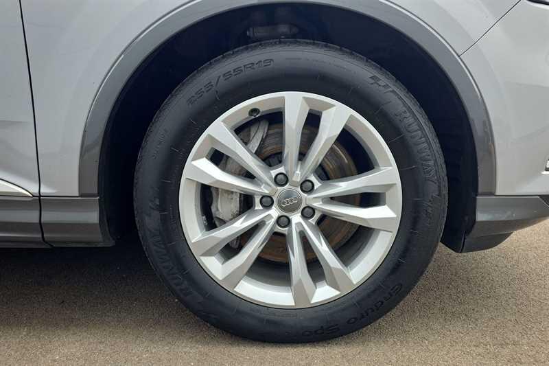 Audi Q7 view 41