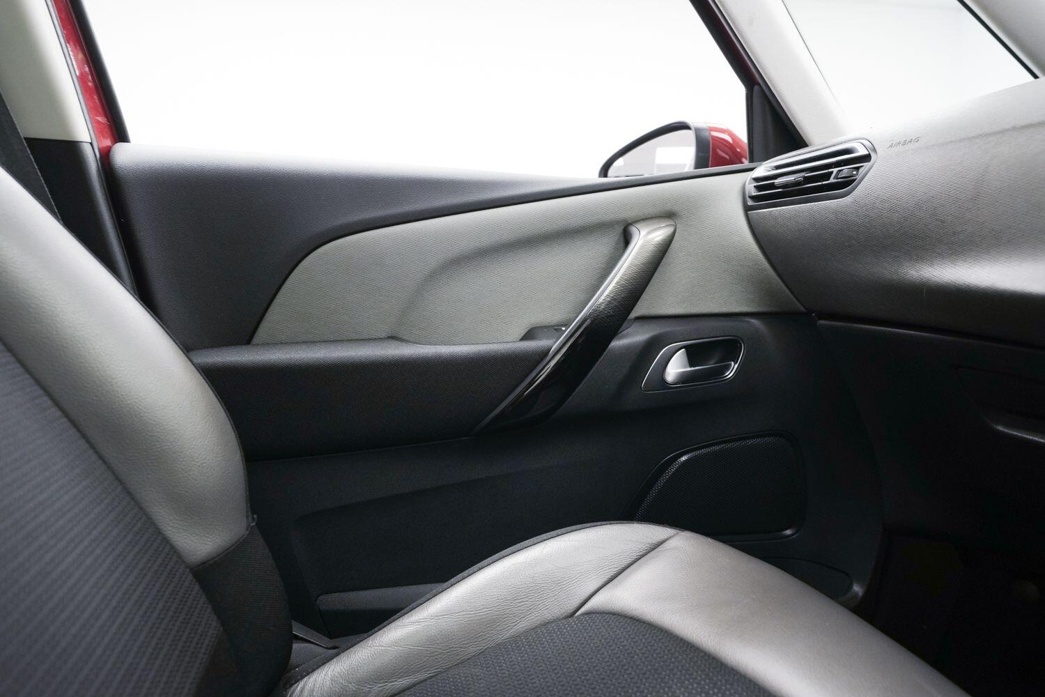 Citroen C4 Picasso view 21