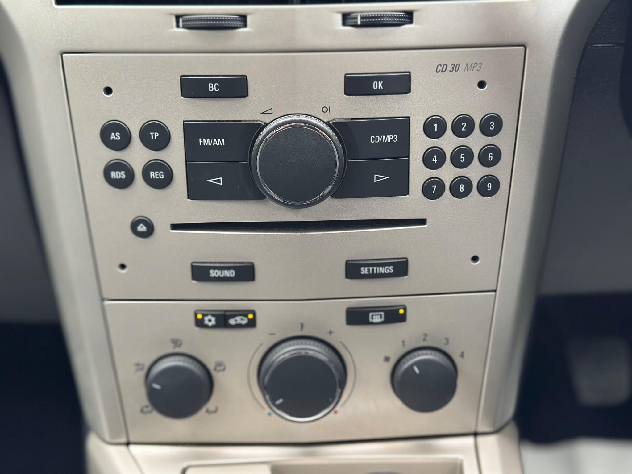 Vauxhall Astra view 30