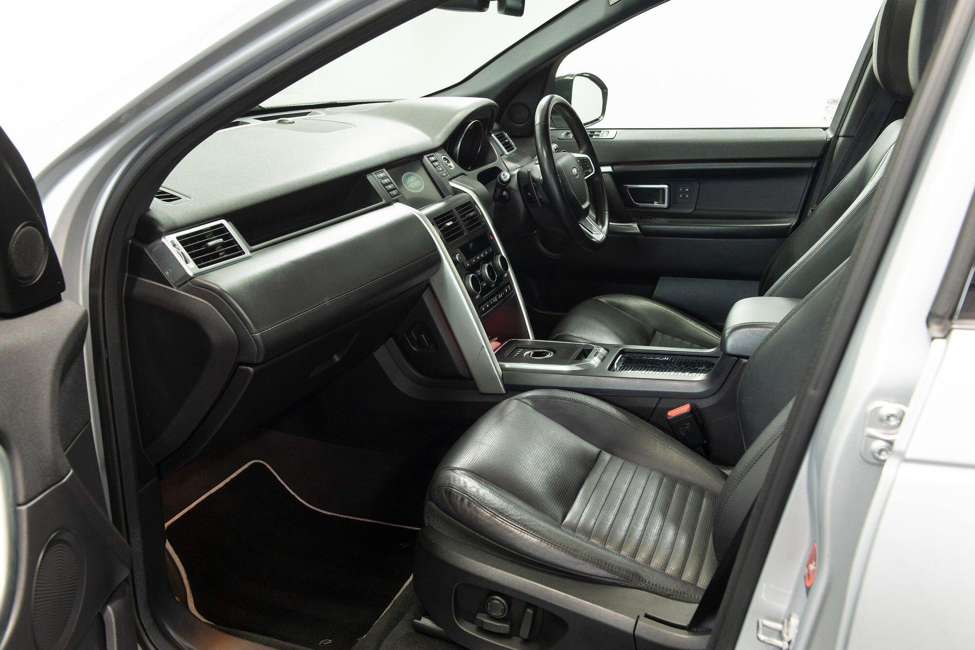 Land Rover Discovery Sport view 16