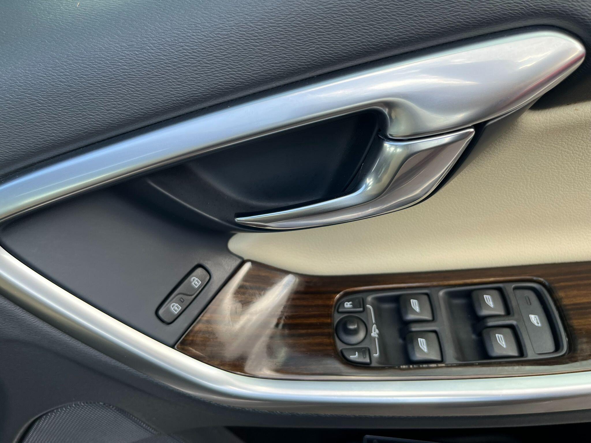 Volvo V60 view 10