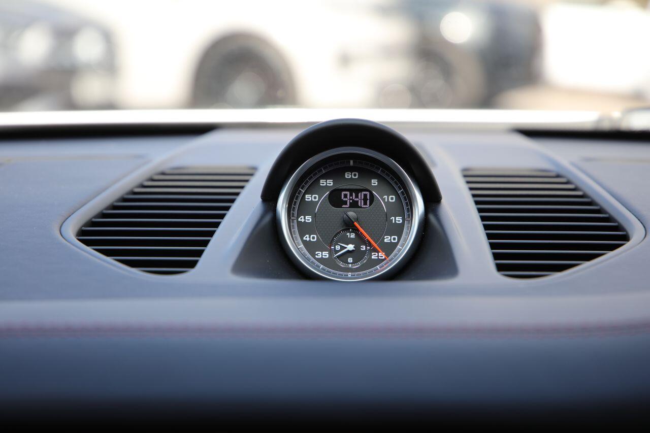 Porsche 911 view 46