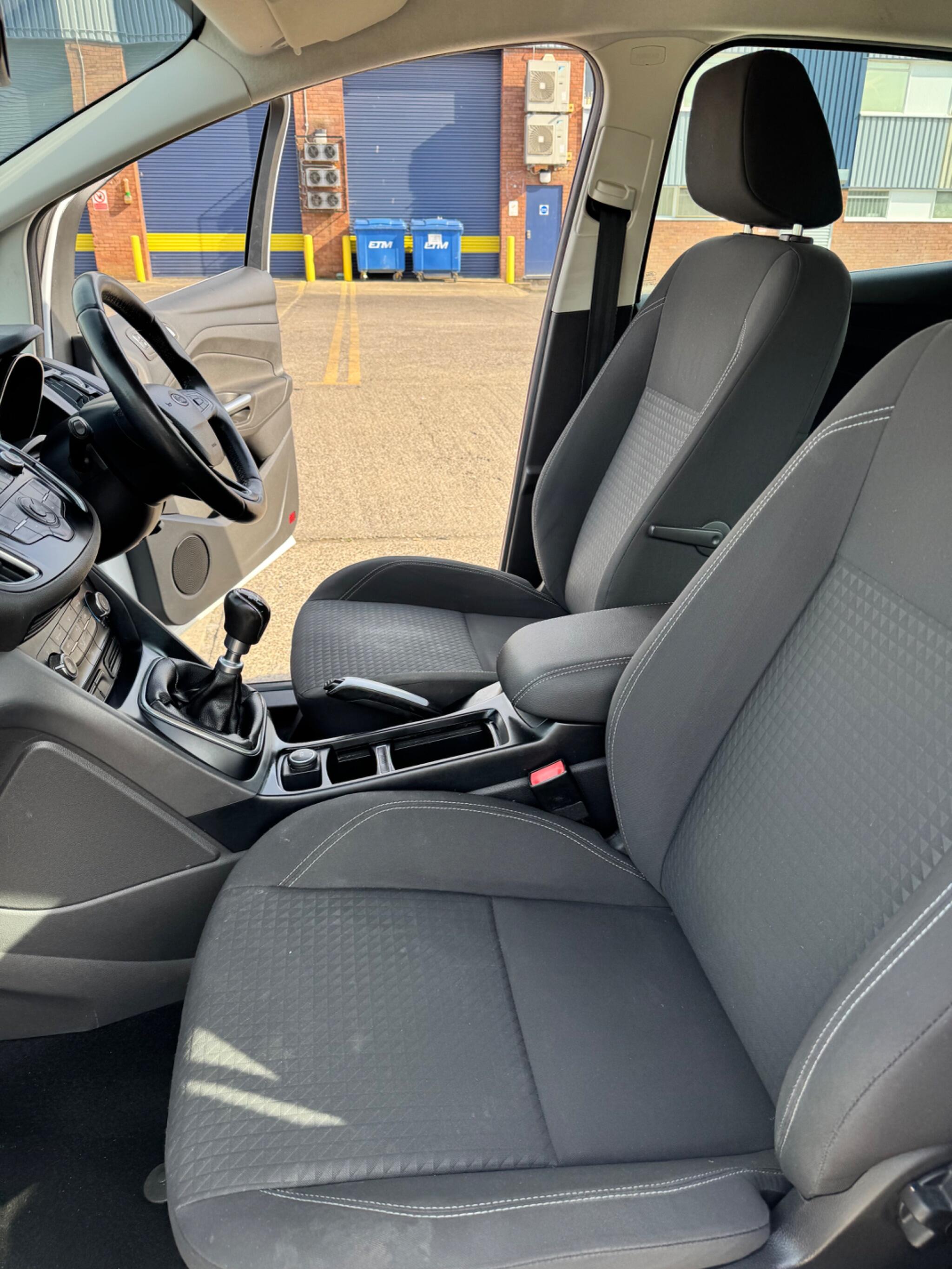 Ford C-Max view 47