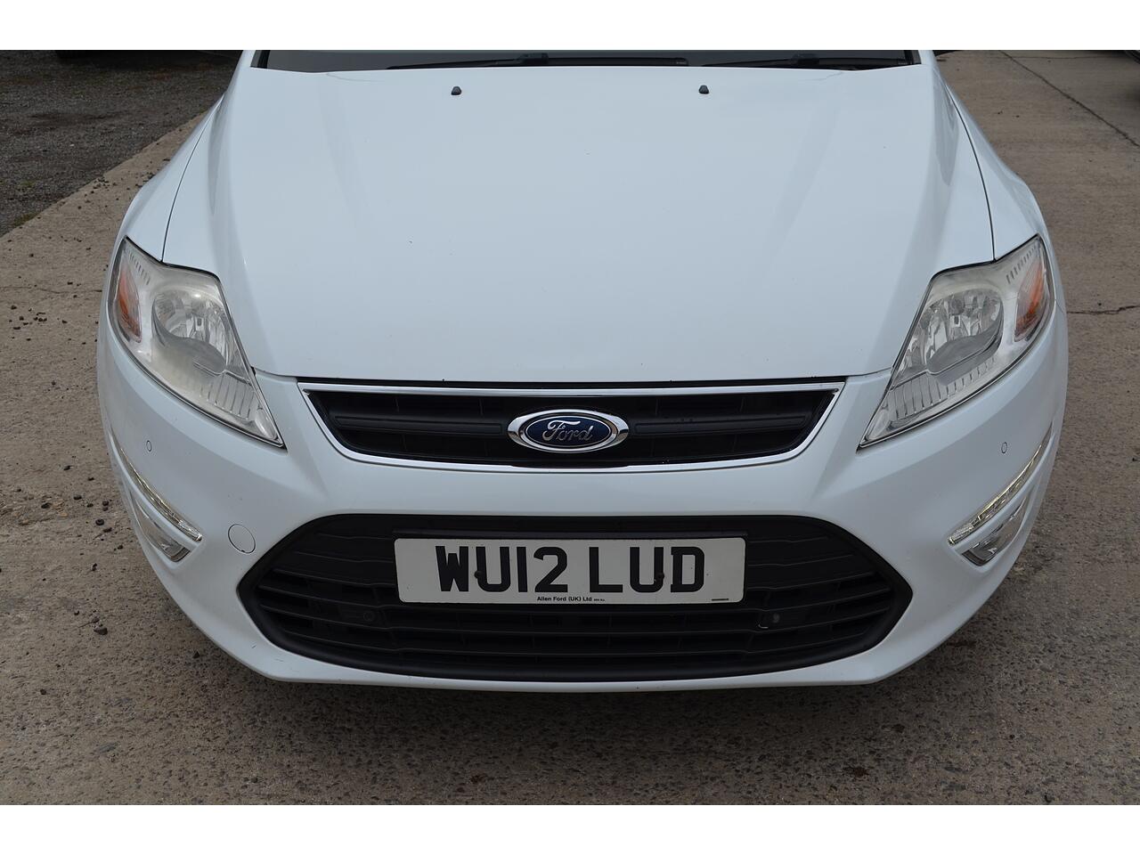 Ford Mondeo view 27