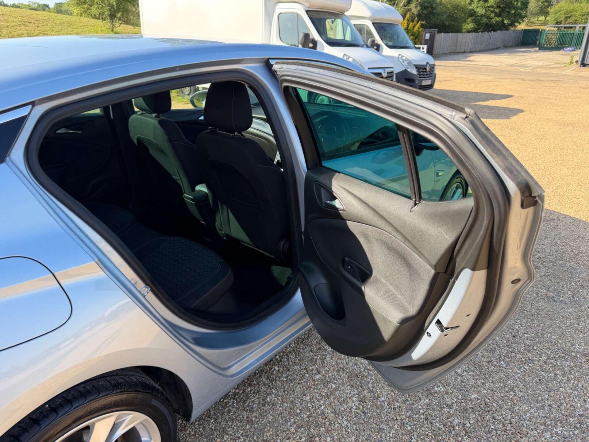 Vauxhall Astra view 15