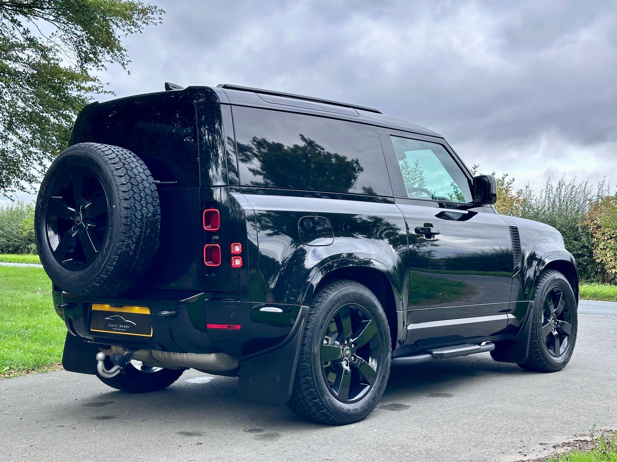 Land Rover Defender 90 view 46