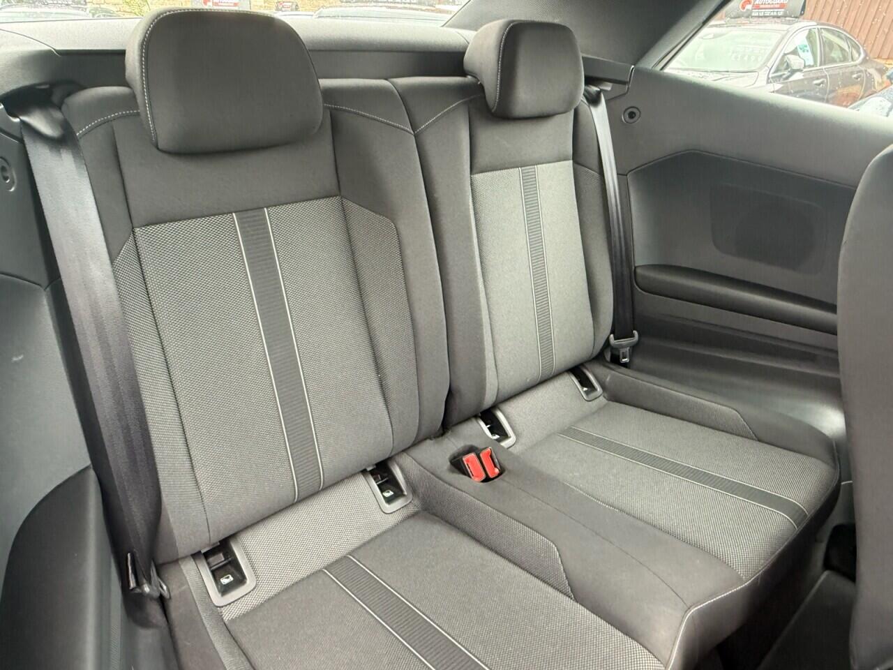 Volkswagen T-Roc view 11