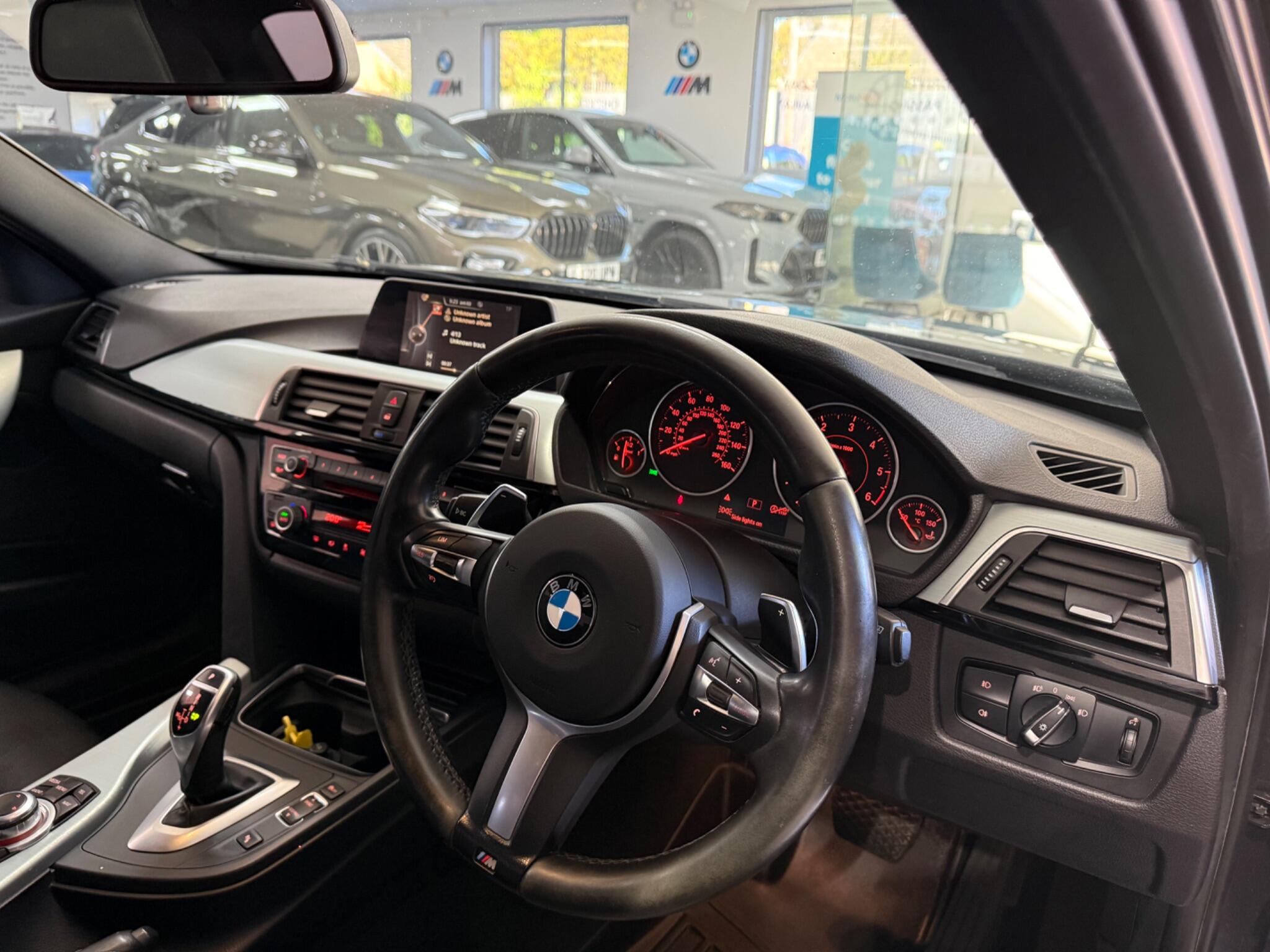 BMW 3 Series view 22