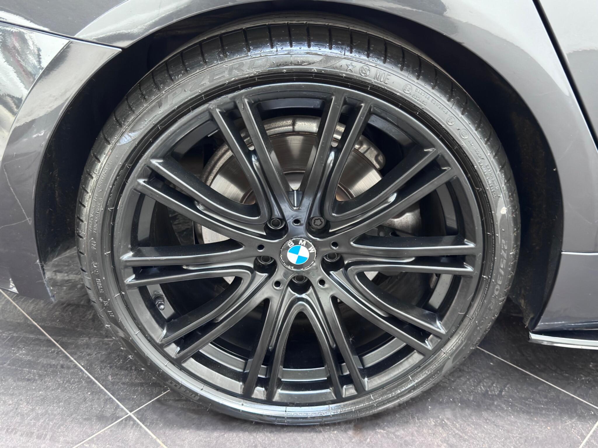 BMW 5 Series view 66