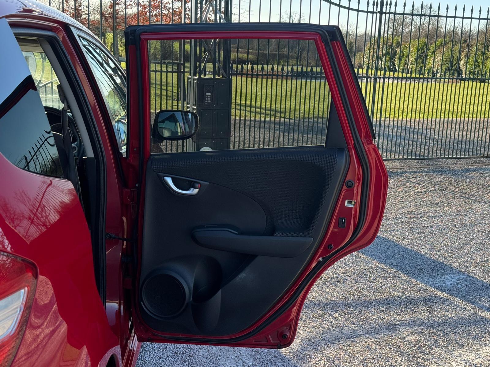2013 Honda Jazz image 22